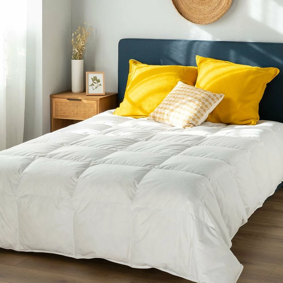 MAZARRON - Couette Tempérée En Percale De Coton Et Duvet De Canard - Blanc 240x220cm 5 MAZARRON - Couette Tempérée En Percale De Coton Et Duvet De Canard - Blanc 240x220cm – Image 3