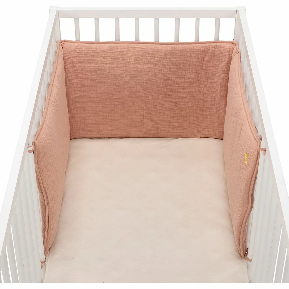 NUAGE - Tour De Lit Bébé En Gaze De Coton Bio Avec Broderie Lurex - Rose Salina 5 NUAGE - Tour De Lit Bébé En Gaze De Coton Bio Avec Broderie Lurex - Rose Salina – Image 3